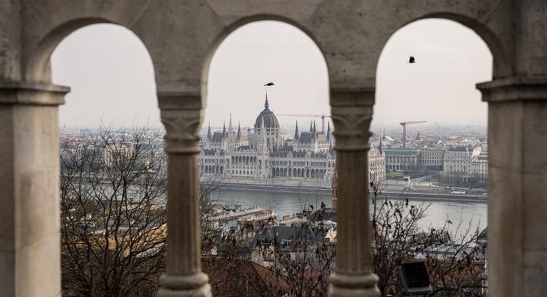 Döntött Orbán Viktor, többszáz milliárd forintos átcsoportosításba kezdett a kormány