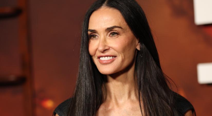 Demi Moore olyan ruhában jelent meg, hogy mindenkinek elakadt a lélegzete