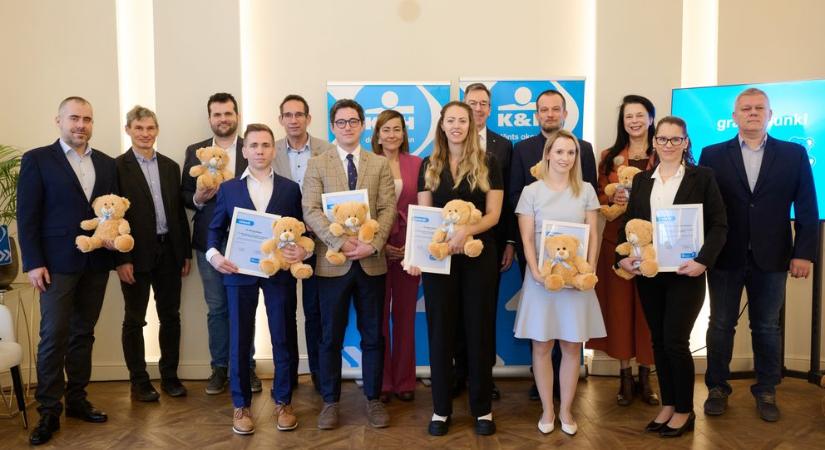 Közönségdíjat nyert a debreceni házi gyermekorvos a K&H gyógyvarázs jövő gyógyítói pályázatán