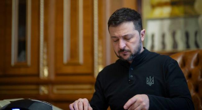 Zelenszkij követeli a légtér védelmének felgyorsítását, szerinte a légierő-parancsnokságnak gyorsabban kell cselekednie