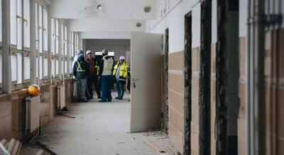 Elhagyott iskolából megfizethető otthonok – Szociális bérlakásokat építenek Újpesten