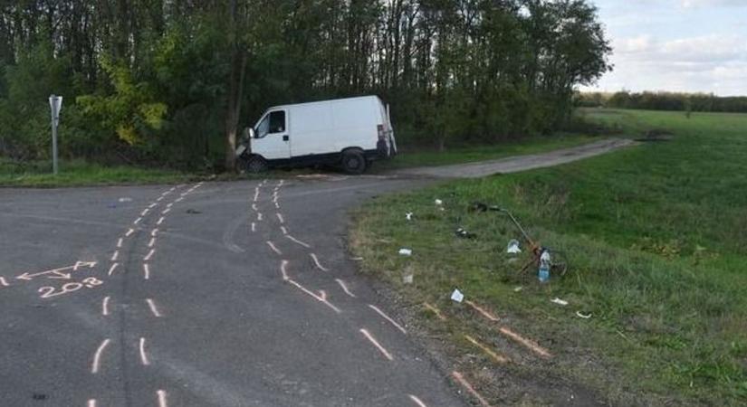 Elvették a jogosítványát, ezért átadta a kormányt: fiatalkorú okozott súlyos balesetet az 55-ösön – fotó