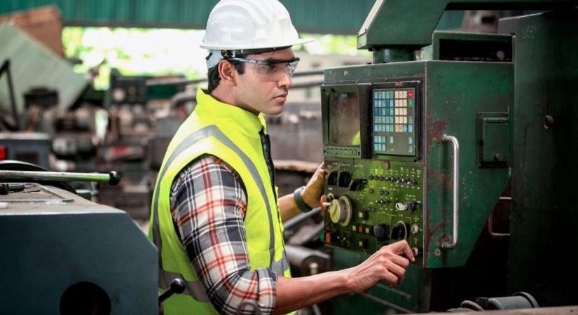 Szabira mennél vagy beteg lettél? Februártól így változik a távolléti díj