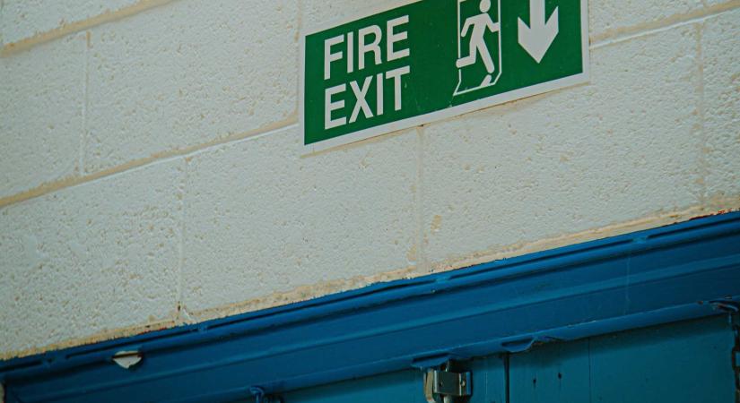 Gázszag miatt kiürítettek egy nagybányai középiskolát