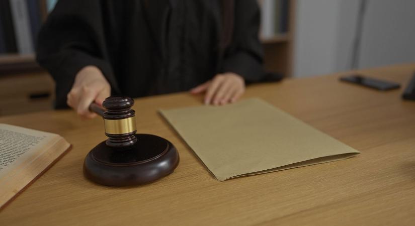 Brutális jelentés, a magyar gyerekek nagyon könnyen jutnak tiltott dolgokhoz, erre figyelmeztetnek a hatóságok