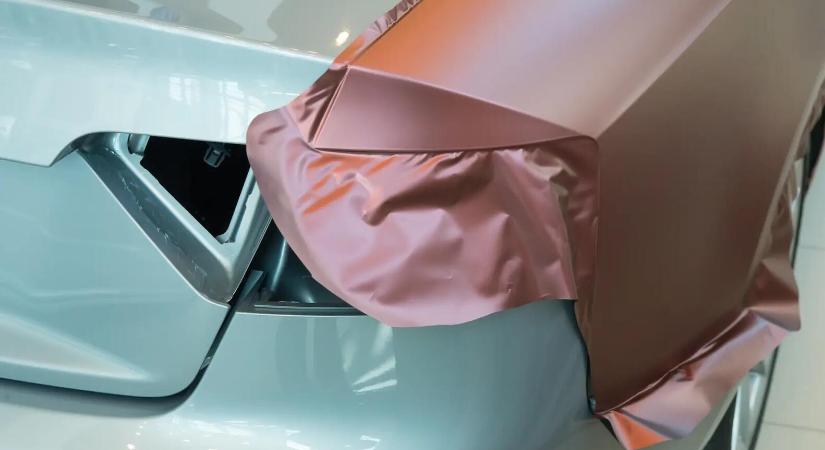 A mozgás reklám: autófólia-matrica