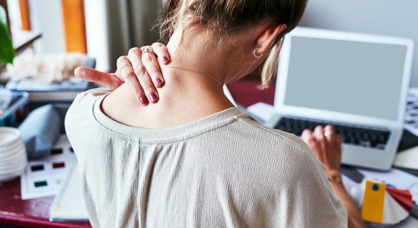 Fáj, feszül? Így óvhatjuk meg nyakunkat a mindennapokban