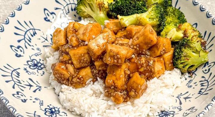 30 perces teriyaki tofu: belül szaftos, kívül roppanós