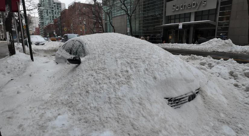 Még mindig a hó fogságában az Egyesült Államok, messze a vége – galéria