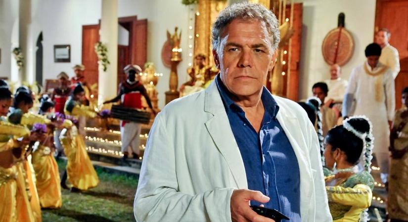 Semmit sem vesztett a sármjából! Így fest napjainkban az Álomhotel sztárja!