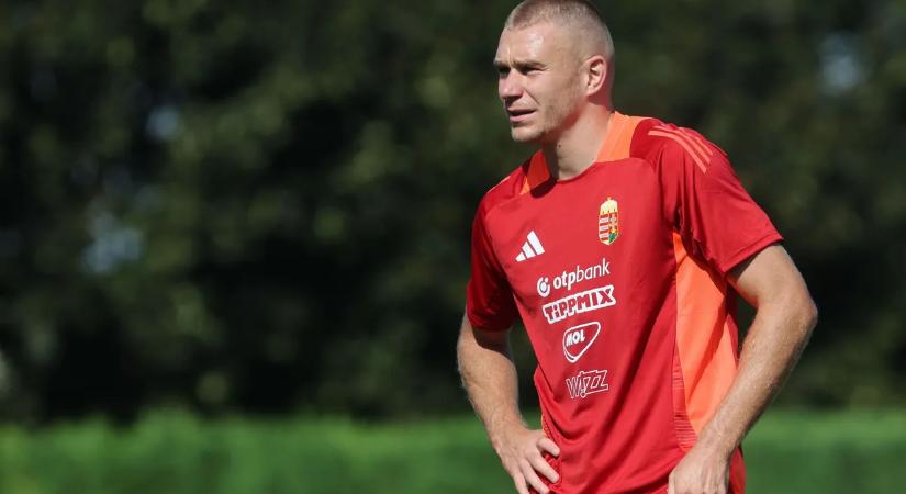 Újra költözik, megint klubot váltott Marco Rossi kulcsembere