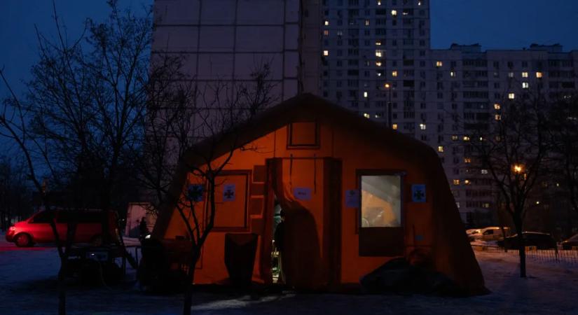 'We've gone back to the 16th century. Only it's not our fault' – a report from Kyiv, left without power and heating in the bitter cold