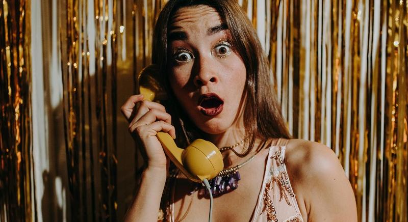 Üzenet futárcégtől, baráttól vagy családtagtól? – Figyelem, az online csalások száma 4 év alatt megduplázódott!