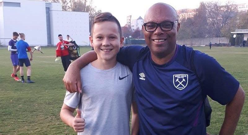 Tóth Alex kisgyerekként Premier League-klubokat látogatott - fotók!