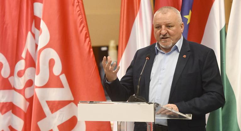 Magyar Péter hiába üdvözölte az MSZP-ről szóló sajtóhíreket, a szocik mégis elindulnak a választásokon