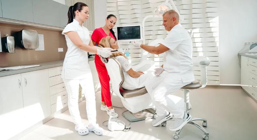 Hoppá, világszínvonalú megoldás érhető el teljes fogsor pótlására Budapesten