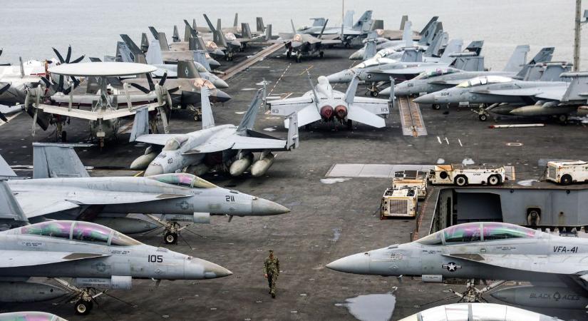 „Beteg ember” – Trumpnál elszakadt a cérna: befutott a hatalmas armada, bármelyik pillanatban kiadhatja a tűzparancsot