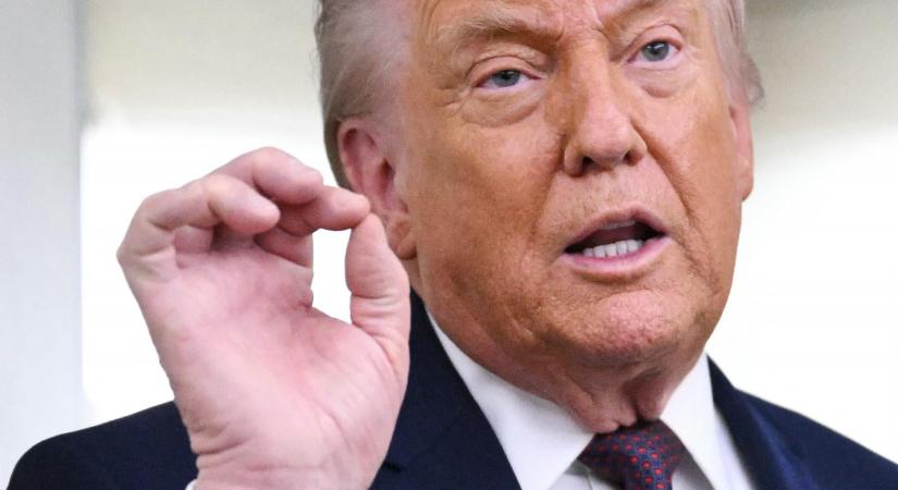 Donald Trump közölte, huszonöt százalékra emeli a Dél-Koreára kivetett vámokat