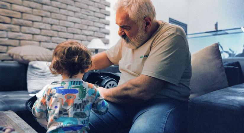 Az aktív nagyszülőség is segíthet lassítani a szellemi hanyatlást?