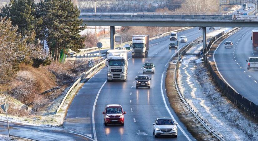 Fontos határidő jár le hétvégén, több millió magyar autós érintett