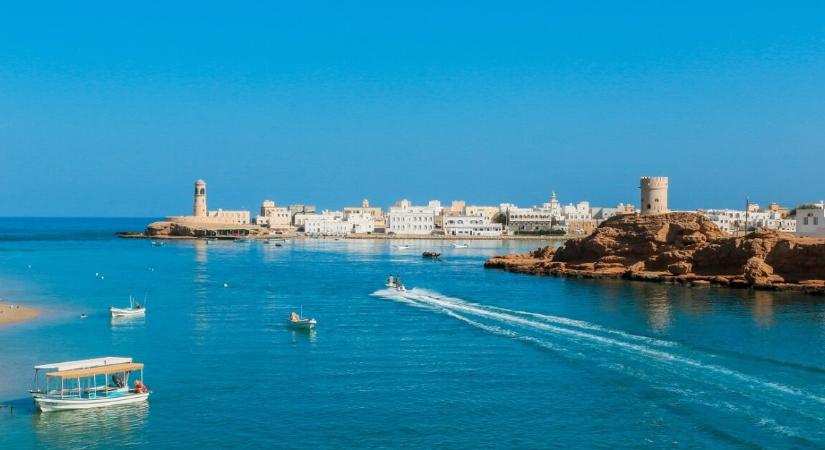 Felborult egy turistákat szállító hajó – 3 turista megfulladt