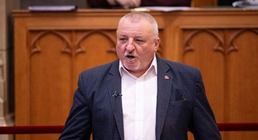 Az MSZP-nél még nem született döntés, de azért mindenkit megnyugtattak: küszöbön áll a Tiszának való behódolás