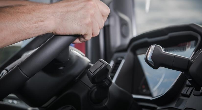 A 22 éves kamionos saját magára hívta ki a rendőröket Sopronnál