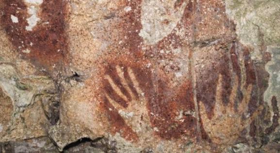 Felfedezték a világ legrégebbi barlangrajzát, ami 67 ezer évnél is idősebb lehet