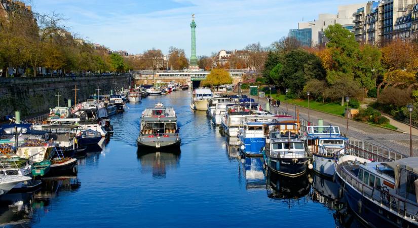 Turistákkal teli hajó borult fel – többen meghaltak