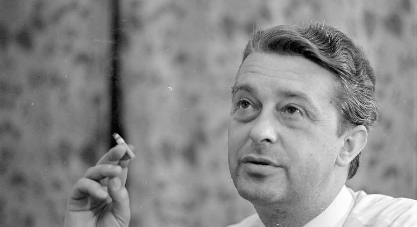 Kikacsintott a felháborodásból