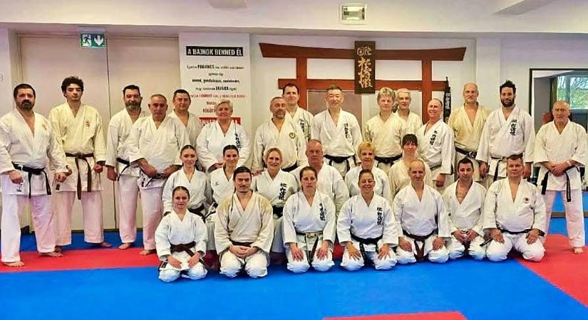 Japán nagymesterrel készültek a DEAC karatésai