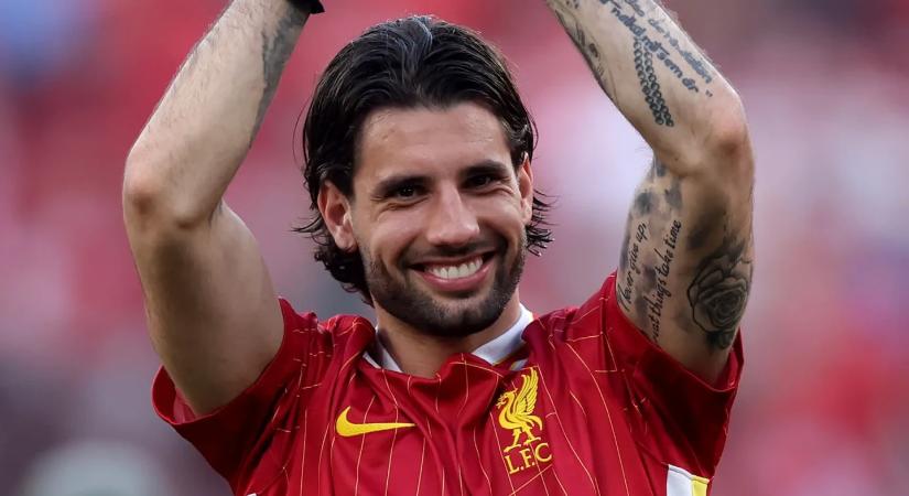 Imádnivaló! Szoboszlai Dominik és kislánya a medencében lubickolnak