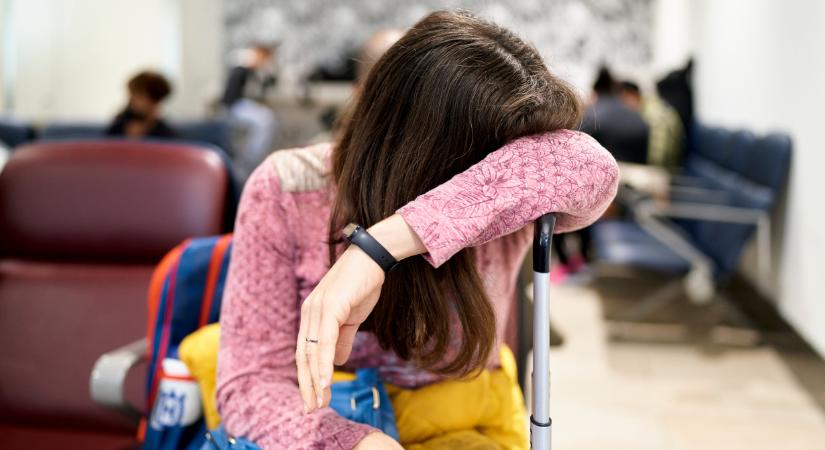 Megbénultak a repterek, jöhetnek a lezárások is: új vírus tartja rettegésben a világot, ezt kell róla tudni