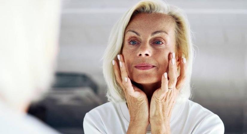 10 évvel fiatalabbnak tűnt, amikor ezt tette a BB krémmel: egyetlen dolgot kevert hozzá