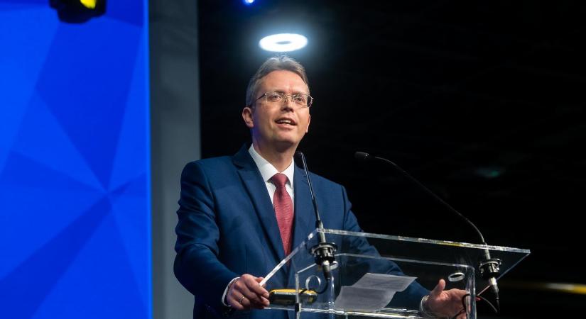 Egy felfüggesztés miatt már sem költeni, sem pályázni nem lehet EU-s forrásokra, maró gúnnyal gratulálnak Hankó Balázsnak az akadémiai dolgozók