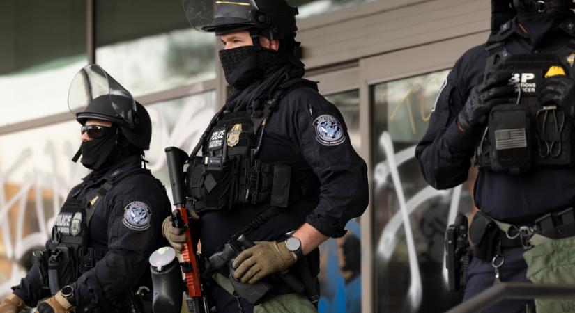 Visszavonulót fújnak Trump ügynökei