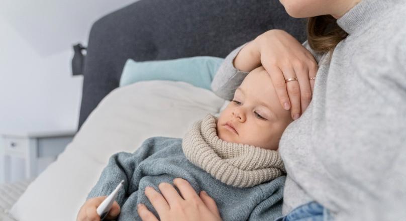 Láz, levertség, hirtelen tünetek – az influenza veszélyei gyermekkorban