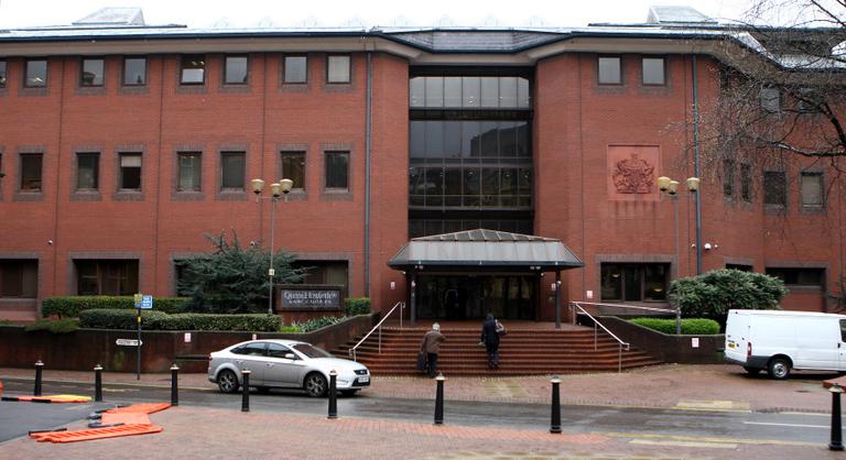 Egy brit bíró megtiltotta, hogy kiderüljön, egy nemi erőszak elkövetője bevándorló