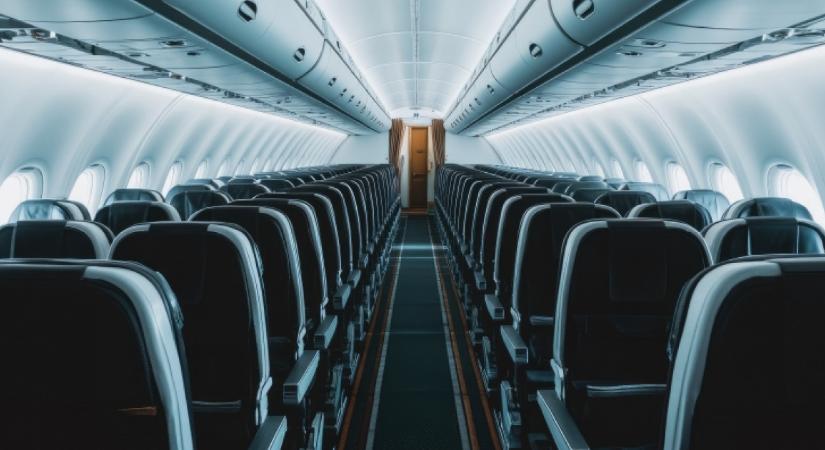 Egy légiutas-kísérő elárulta: ezért nem jó ötlet az első sorban ülni a repülőgépen, hiába tűnik kényelmesnek