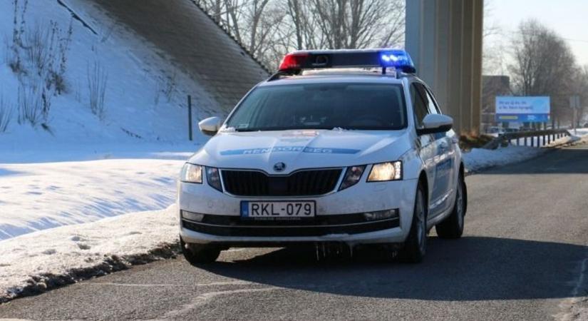 Annyira nem volt józan a sofőr, hogy a szembe lévő sávba kanyarodott ki benzinkúttól