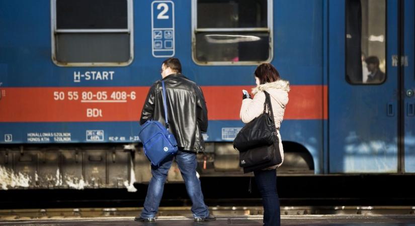 Kifosztottak egy vasúti büfékocsit Nyíregyházán