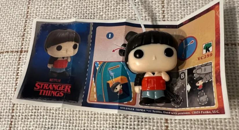 Már a Lego- és Kinder Joy-csereberecsoportokban is csalók garázdálkodnak