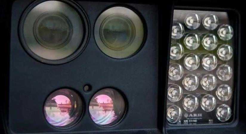 Ennyit mondott a BMW-s ügyvédje, és egyből felmentették a durva gyorshajtás után