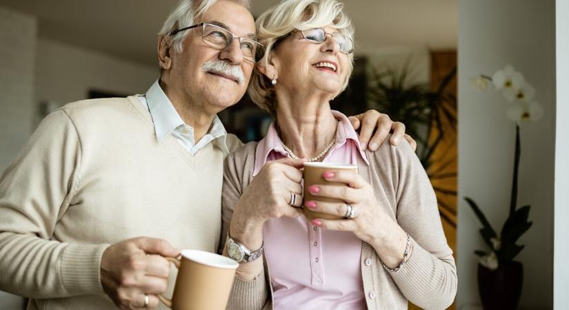 Nyugdíj-kisokos 2026: Mi lesz a korhatárral, ki kaphat méltányossági emelést és mennyi lesz a februári plusz pénz?