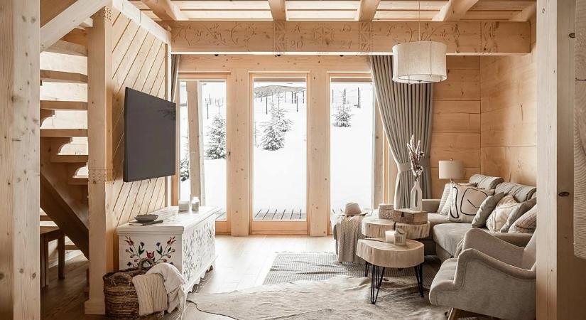 Mesebeli gerendaház a hó ölelésében - hagyomány és a kortárs világ találkozása