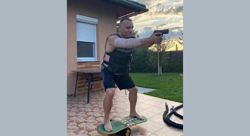 444: Orbán Viktor öccse fegyverüzletben tűnt fel egy orosz kapcsolatokkal bíró exkém mellett