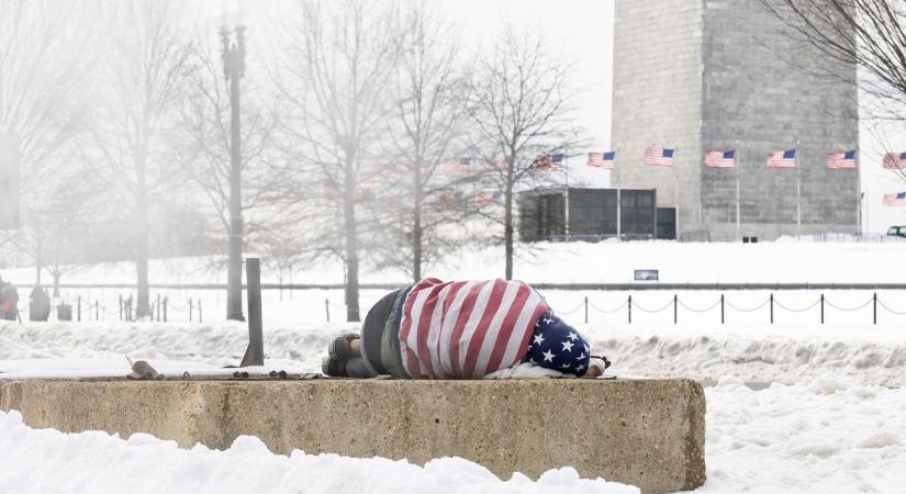 Hatalmas károkat okozott a Fern hóvihar Amerikában, de a java még csak most jön