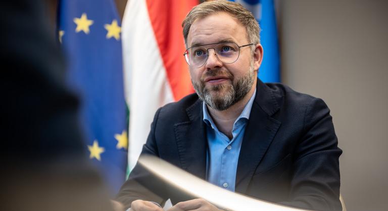 A brüsszeli bíróság jogellenesnek minősítette a NatCon betiltását, Orbán Balázs szerint csatát nyert az MCC