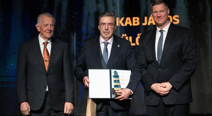 A magyar futballért végzett munkájáért díjazták Jakab Jánost
