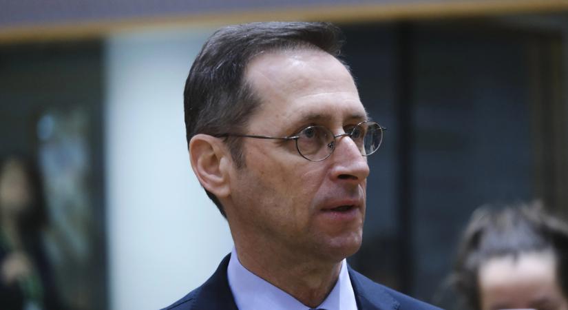 Varga Mihály elárulta, hogy min múlik a választások előtti kamatcsökkentés